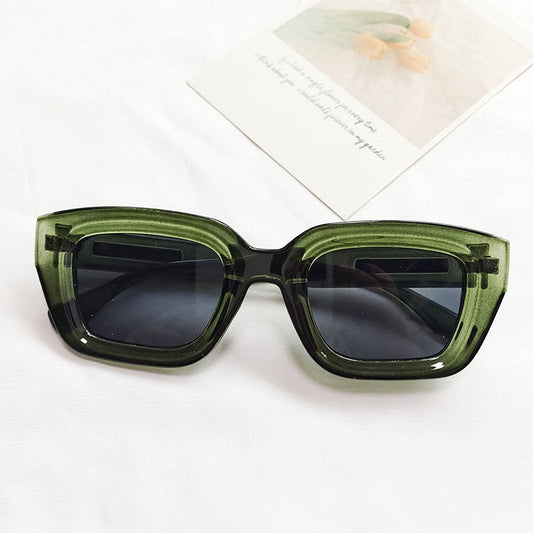 Women’s Cat Eye Sunglasses – Trendy Fashion Full-Frame Shades