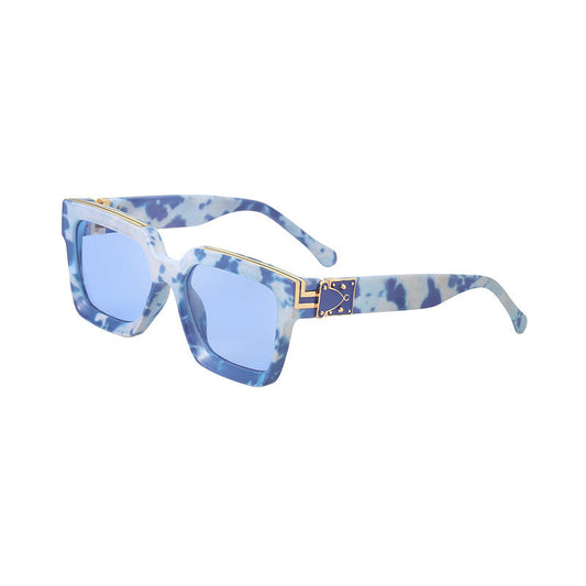 Trendy Small-Frame Sunglasses – Stylish Retro Shades