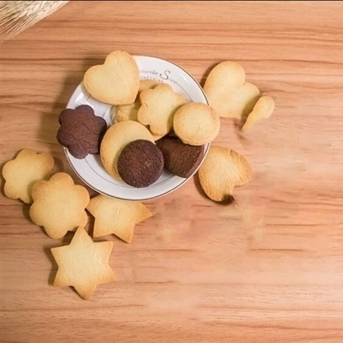 Cookie Cutter Stainless Steel Cookie Cutter with Shape Heart Round Star and Flower (4 Pieces)